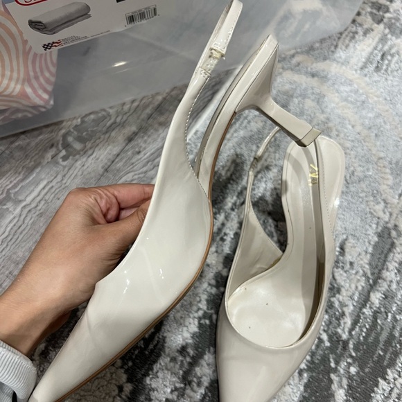 Zara Off white Kitten Heels - Picture 3 of 3